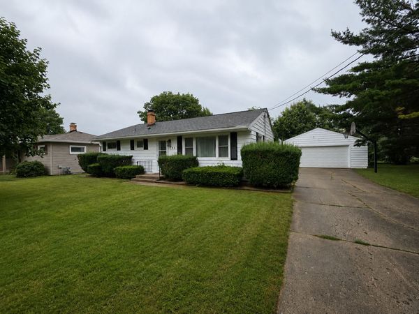 735 Maple Street , Marengo, IL 60152