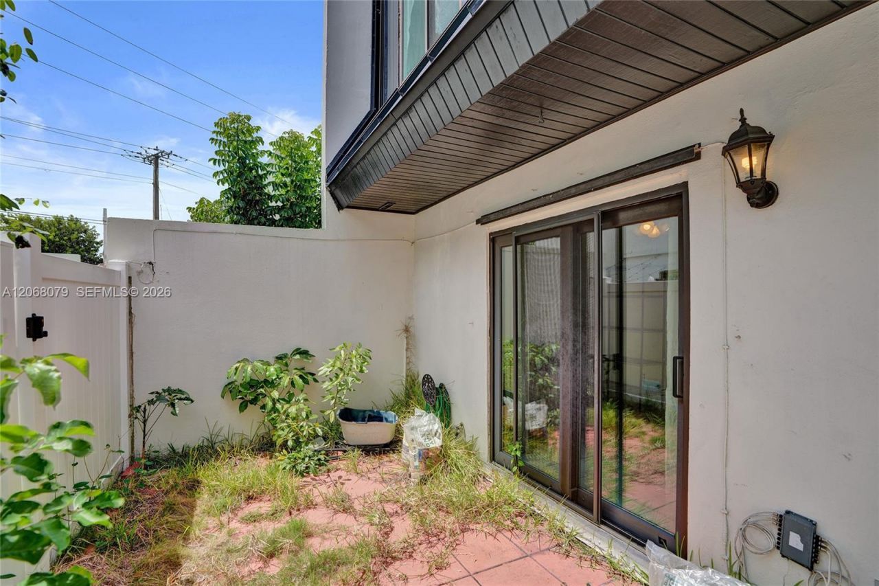 5555 Ludlam Rd , Unit 46, South Miami, FL 33155 Photo