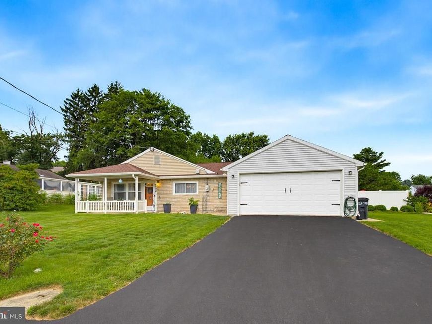 6290 Hollow Drive , East Petersburg, PA 17520 Main Photo