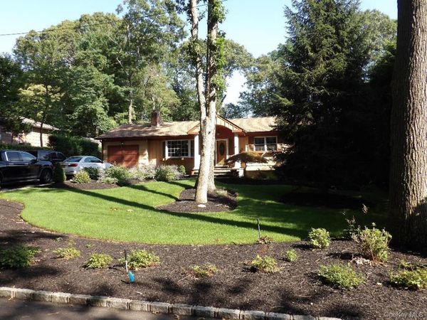 10 George Hill Road , Mount Sinai, NY 11766