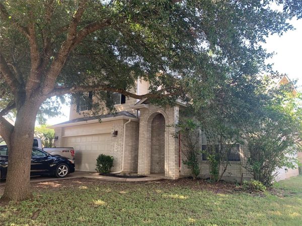 318 Belinda CT , Bastrop, TX 78602