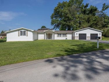 2 Club View Drive, Fairmont, WV 26554