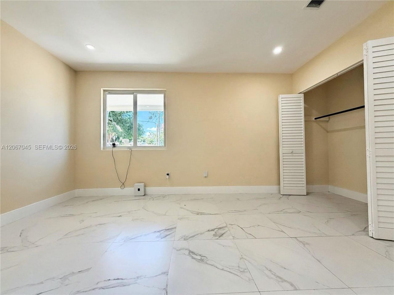 1740 NW 126th St, Miami, FL 33167 Photo