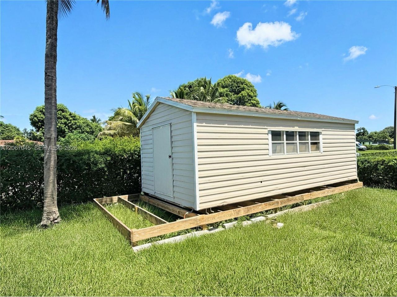 1740 NW 126th St, Miami, FL 33167 Photo