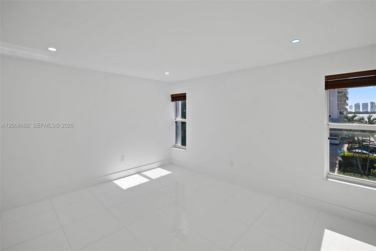 1245 West Ave , Unit 401, Miami Beach, FL 33139 Photo