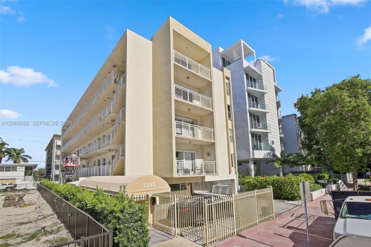1245 West Ave , Unit 401, Miami Beach, FL 33139 Photo