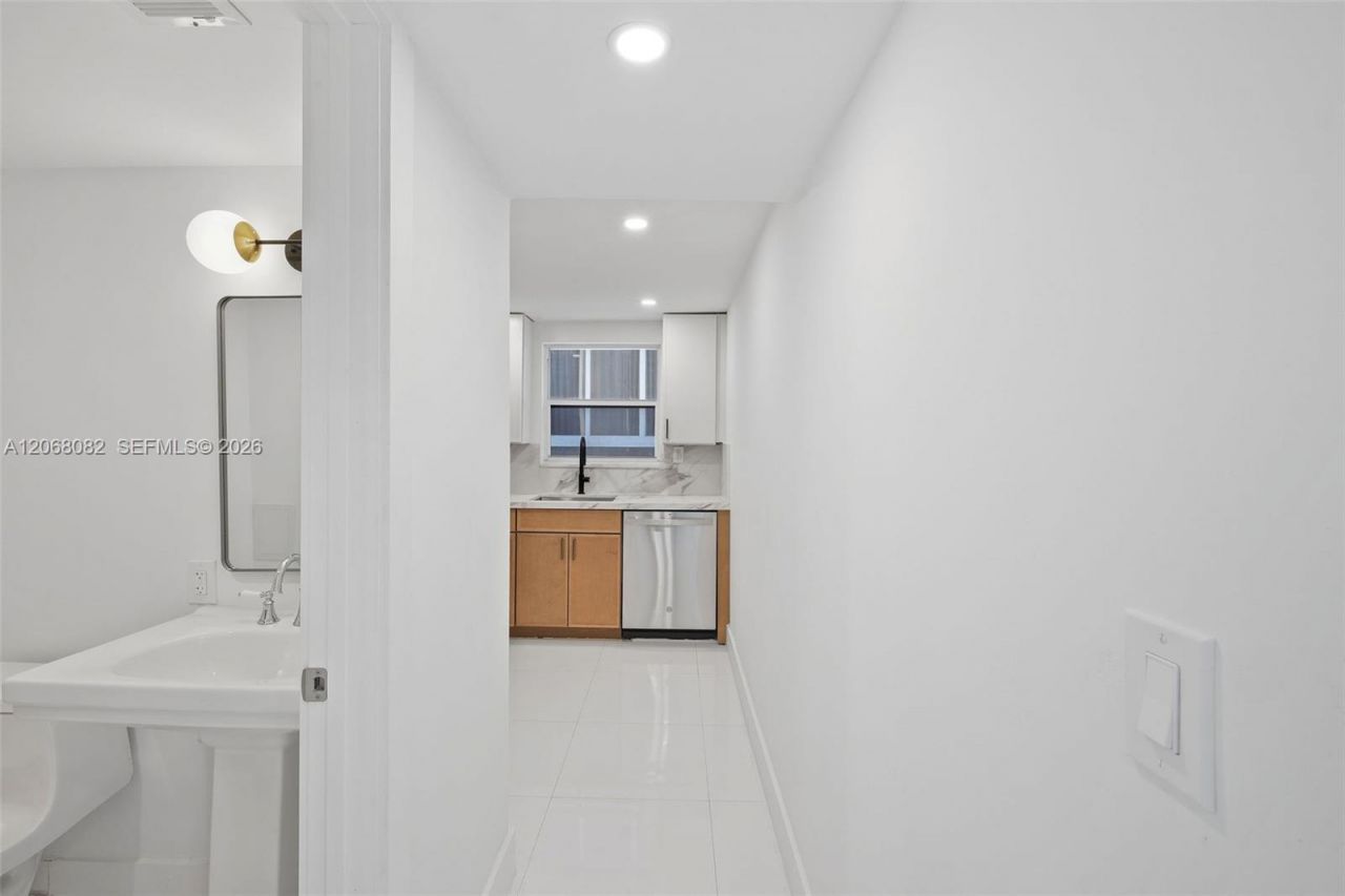 1245 West Ave , Unit 401, Miami Beach, FL 33139 Photo