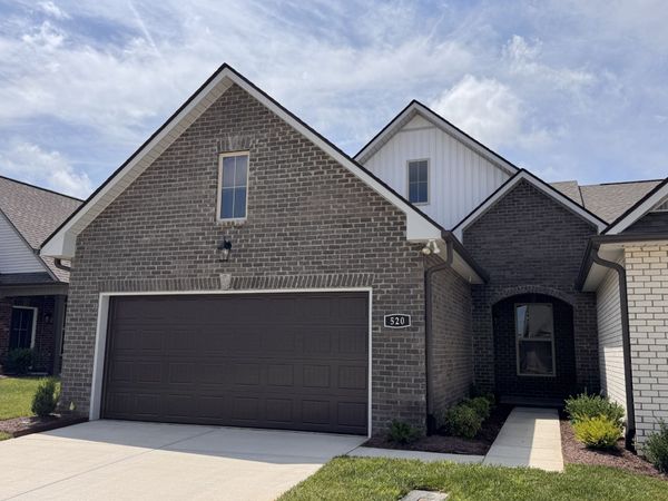 520 W Foxrun , Springfield, TN 37172