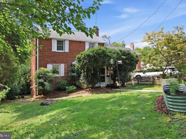 2004 N CLEVELAND STREET, ARLINGTON, VA 22201
