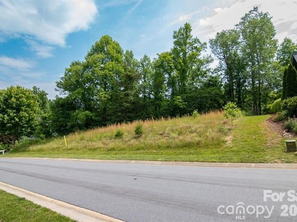 35 Cottage Settings Lane, Black Mountain, NC 28711