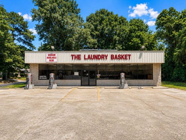 1231 N Main St., Hattiesburg, MS 39401
