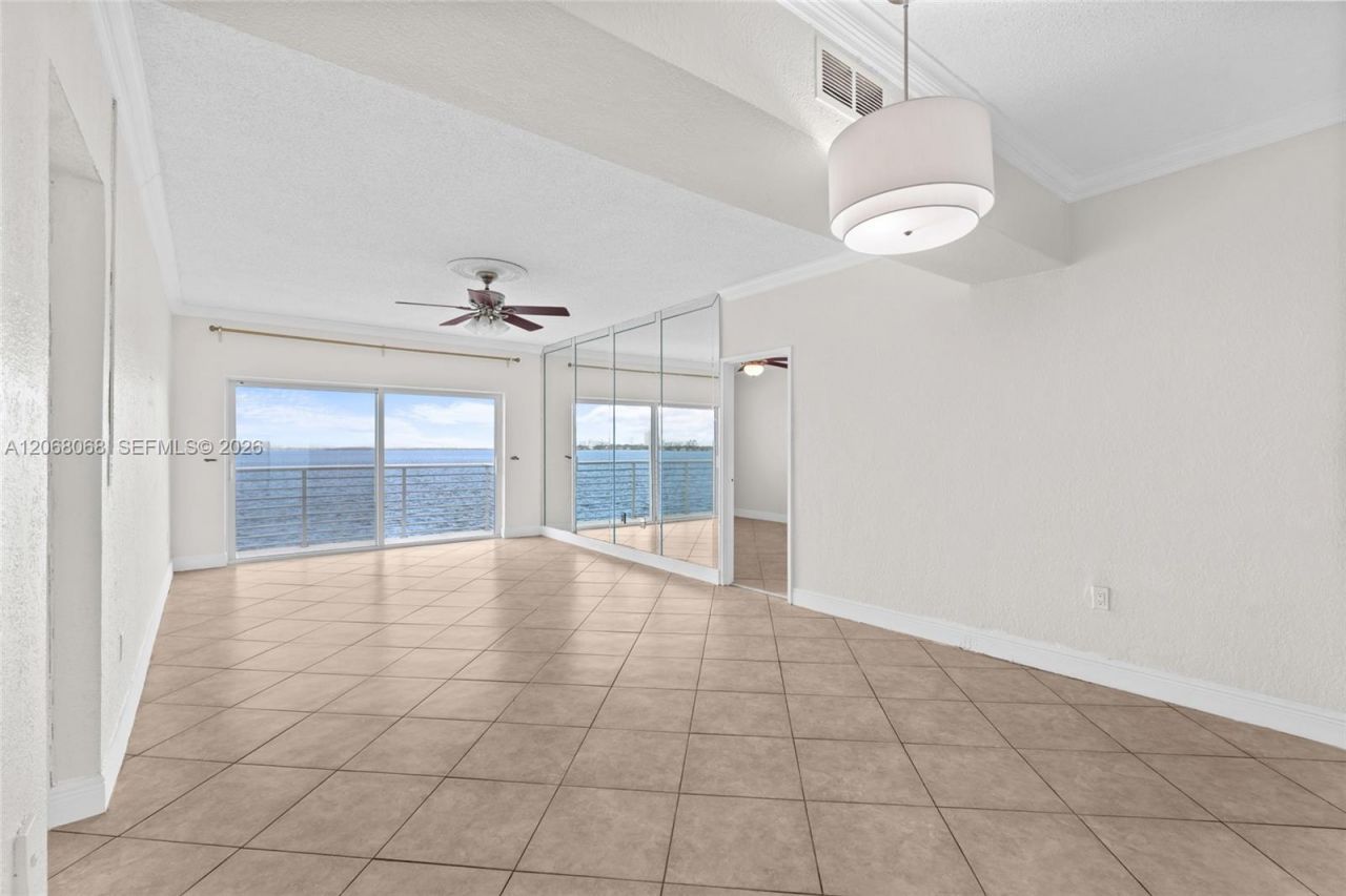 1880 S Treasure Dr, Unit 4H, North Bay Village, FL 33141 Photo