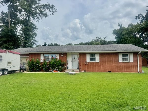 1107 E Washington Avenue, Greenville, IL 62246