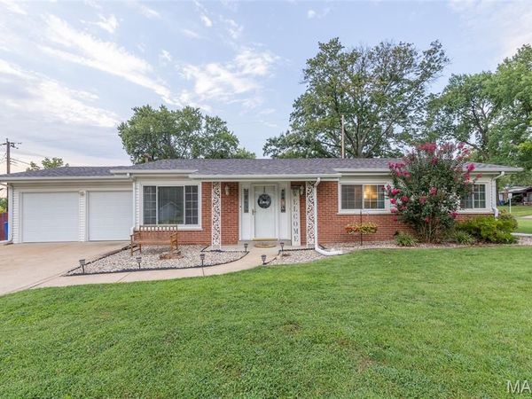 761 Chevron Drive, St Louis, MO 63125
