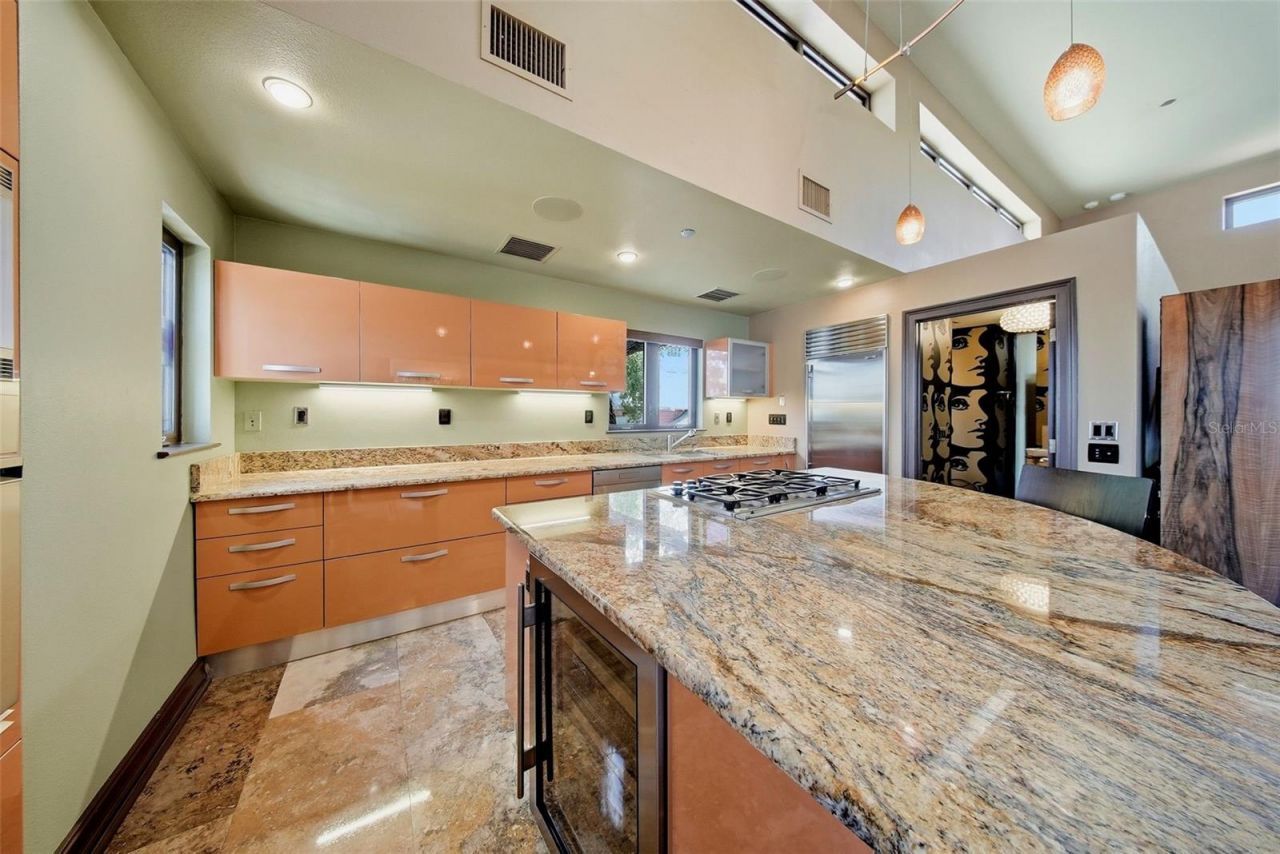 650 Beach Drive Ne, Saint Petersburg, FL 33701 Photo