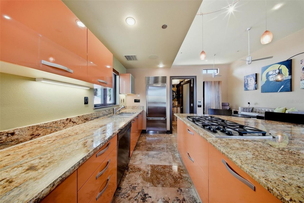 650 Beach Drive Ne, Saint Petersburg, FL 33701 Photo