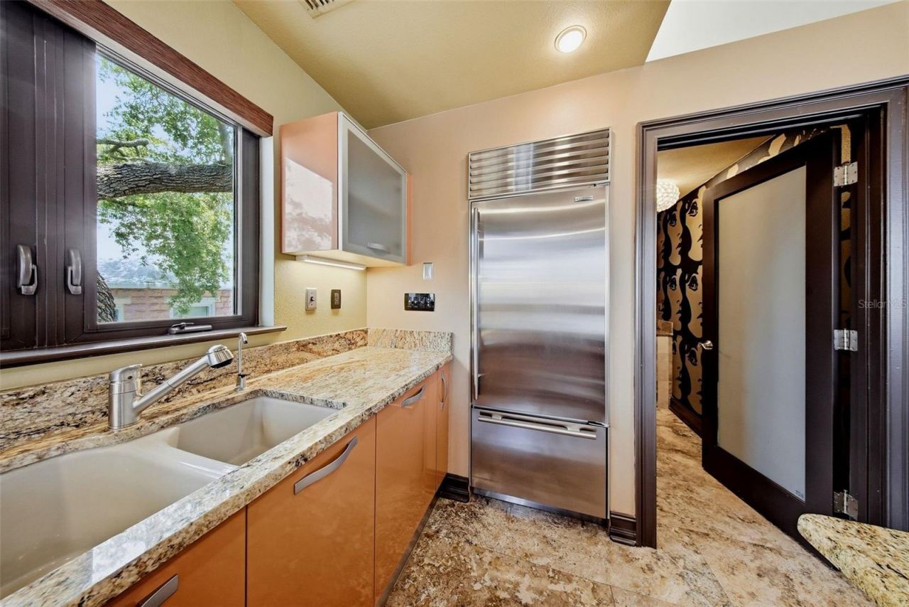 650 Beach Drive Ne, Saint Petersburg, FL 33701 Photo