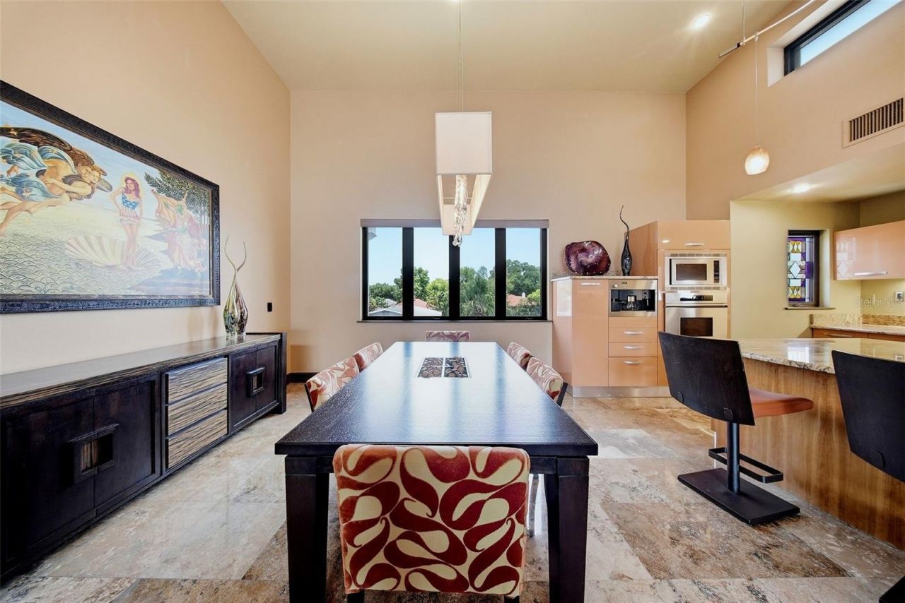 650 Beach Drive Ne, Saint Petersburg, FL 33701 Photo