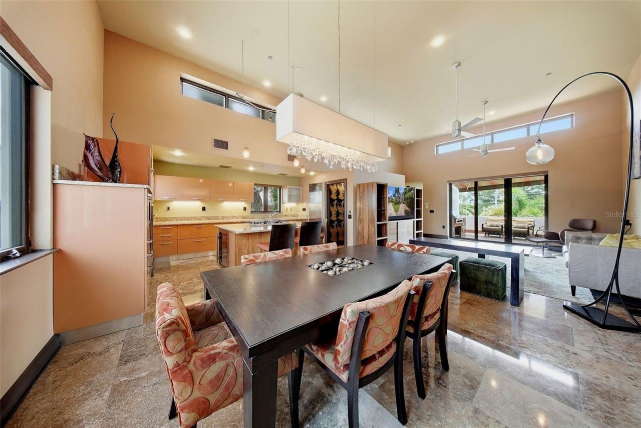 650 Beach Drive Ne, Saint Petersburg, FL 33701 Photo