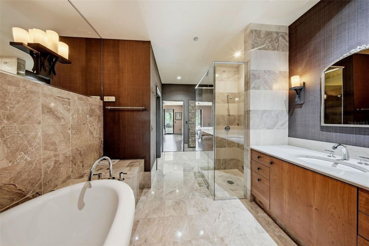 650 Beach Drive Ne, Saint Petersburg, FL 33701 Photo