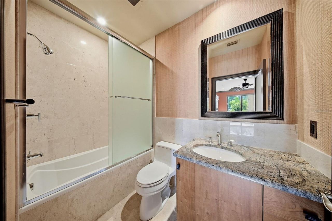 650 Beach Drive Ne, Saint Petersburg, FL 33701 Photo