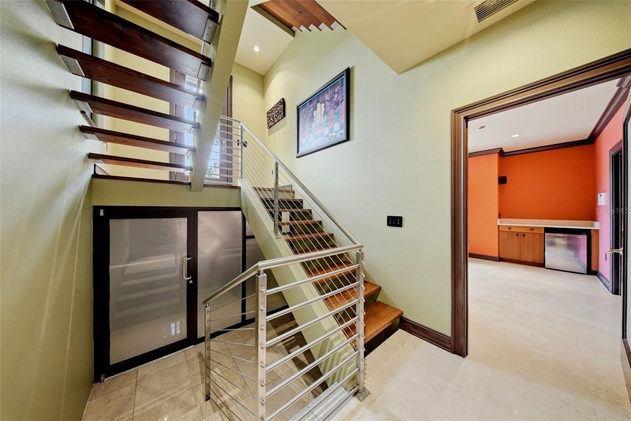 650 Beach Drive Ne, Saint Petersburg, FL 33701 Photo