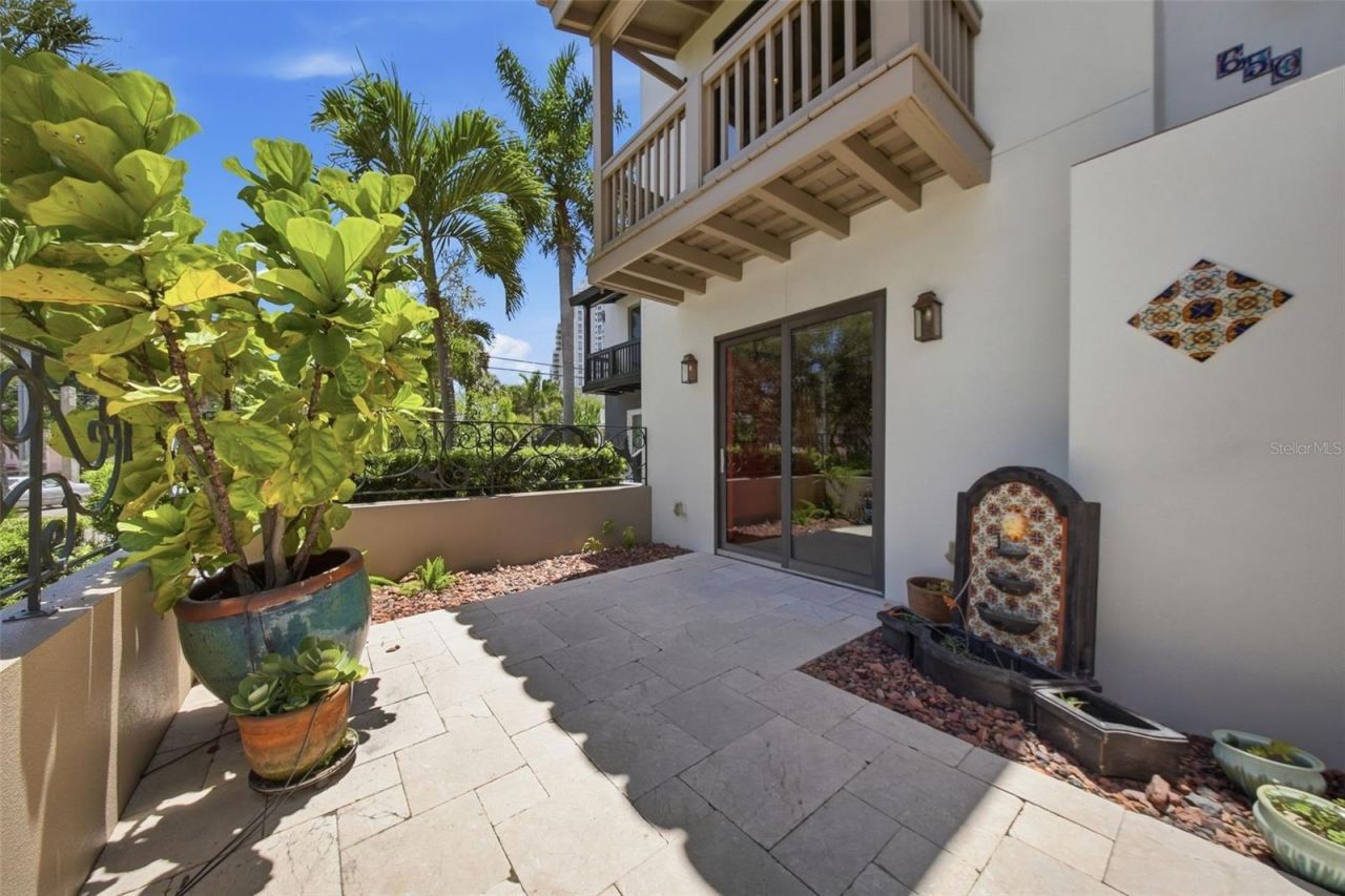650 Beach Drive Ne, Saint Petersburg, FL 33701 Photo