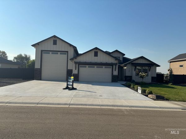 7195 E Merlin Hawk Ct, Nampa, ID 83686