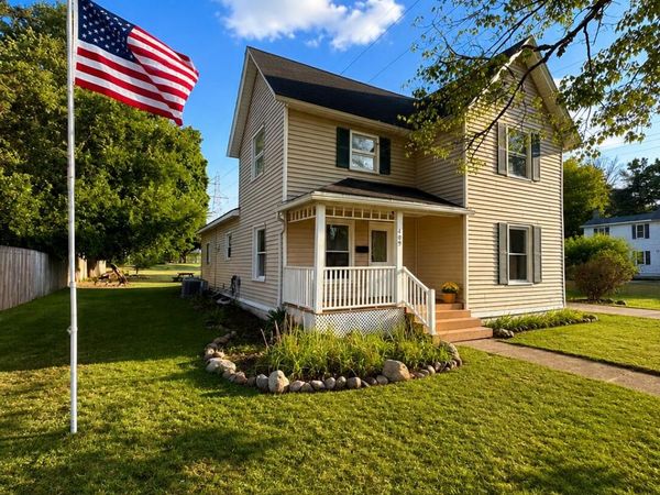 409 W Maple Street, Wayland, MI 49348