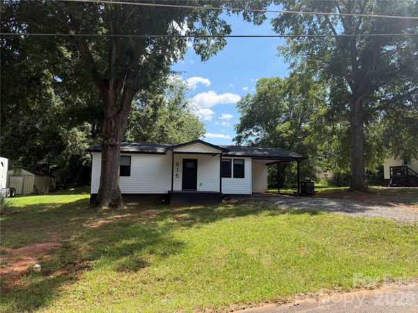 615 E Saunders Avenue , Newton, NC 28658