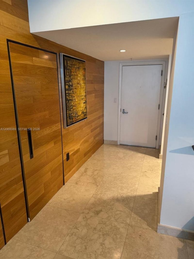 1800 N Bayshore Dr, Unit 1609, Miami, FL 33132 Photo