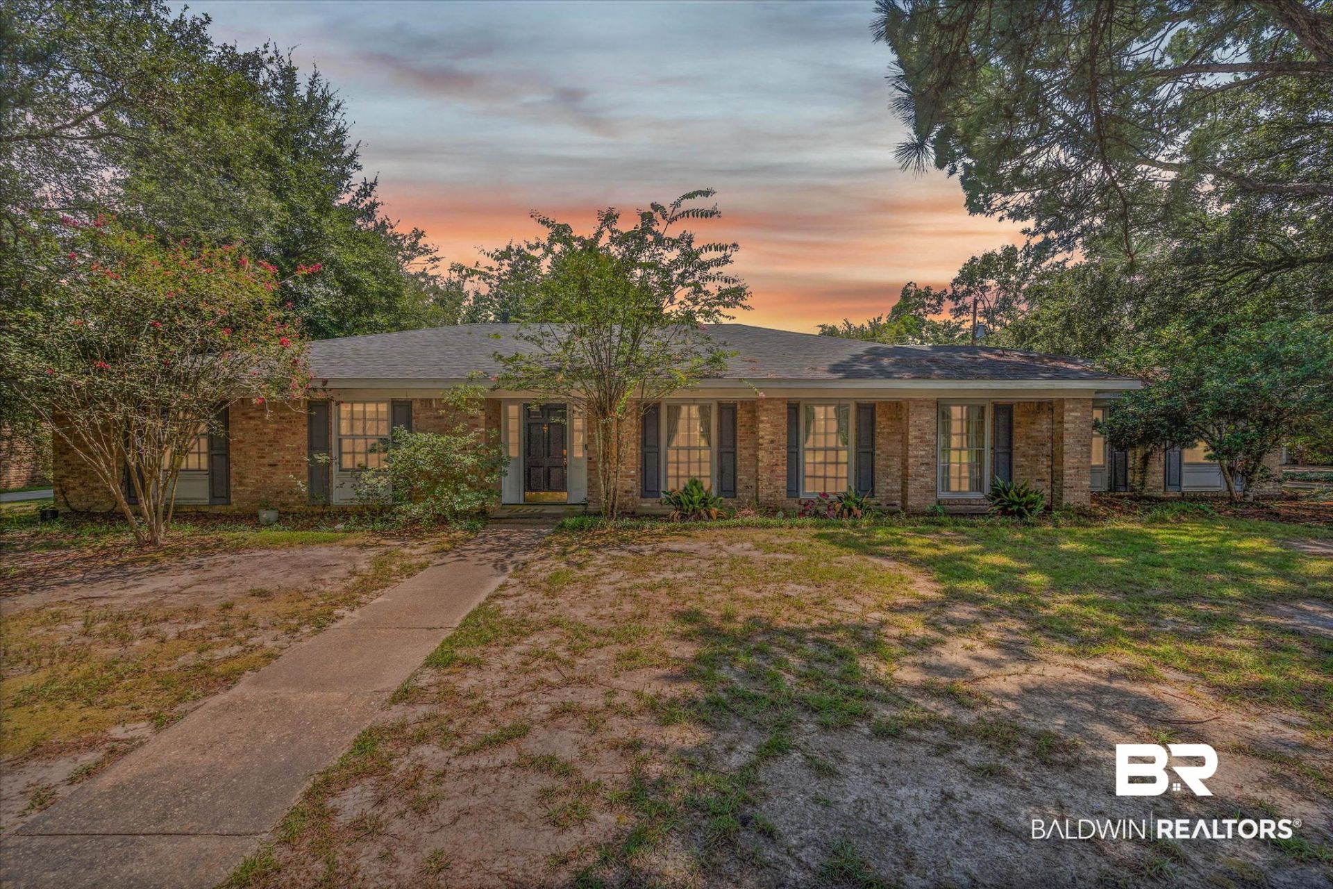 3811 S Ashley Dr, Mobile, AL 36608 Main Photo