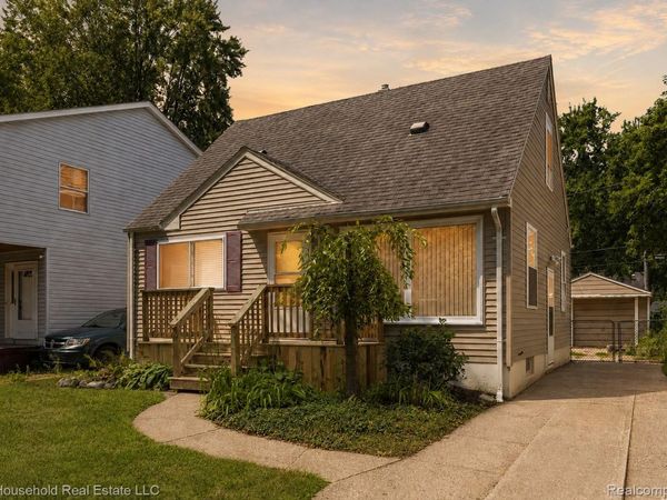 18483 Negaunee , Redford Township, Mi 48240