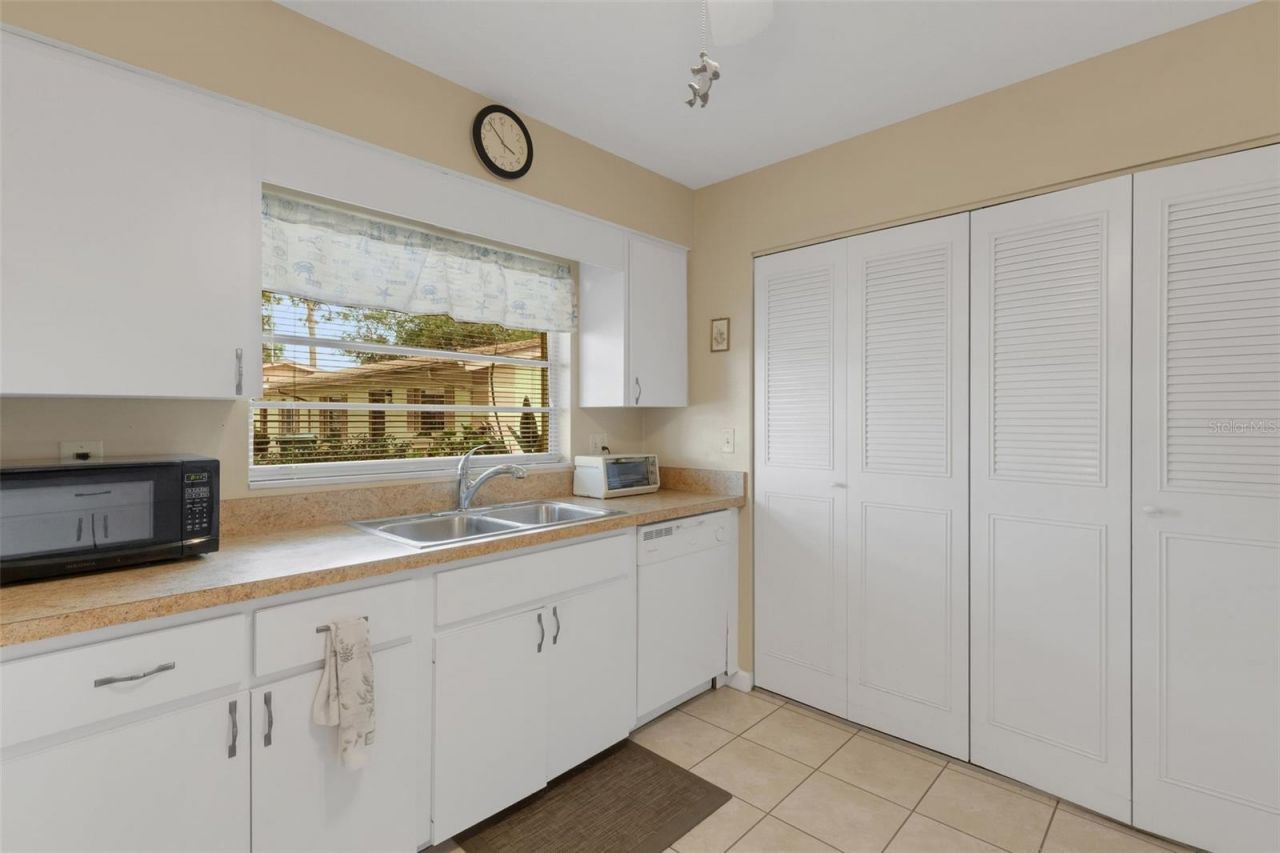 4574 Mohican, Unit 151, Sarasota, FL 34233 Photo