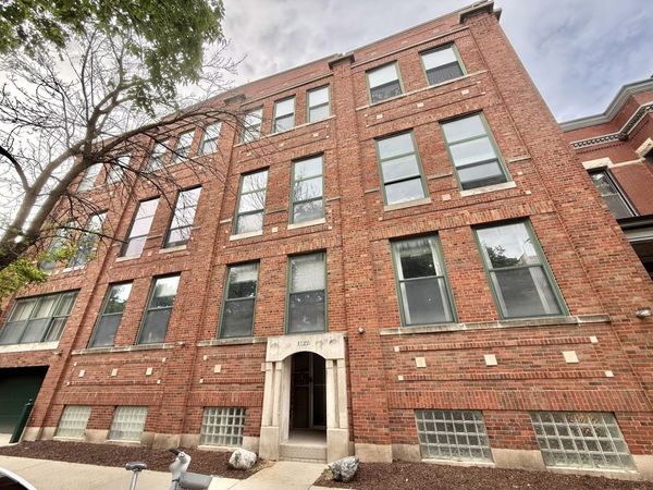 1122 W Newport Avenue, Unit 1A, Chicago, IL 60657
