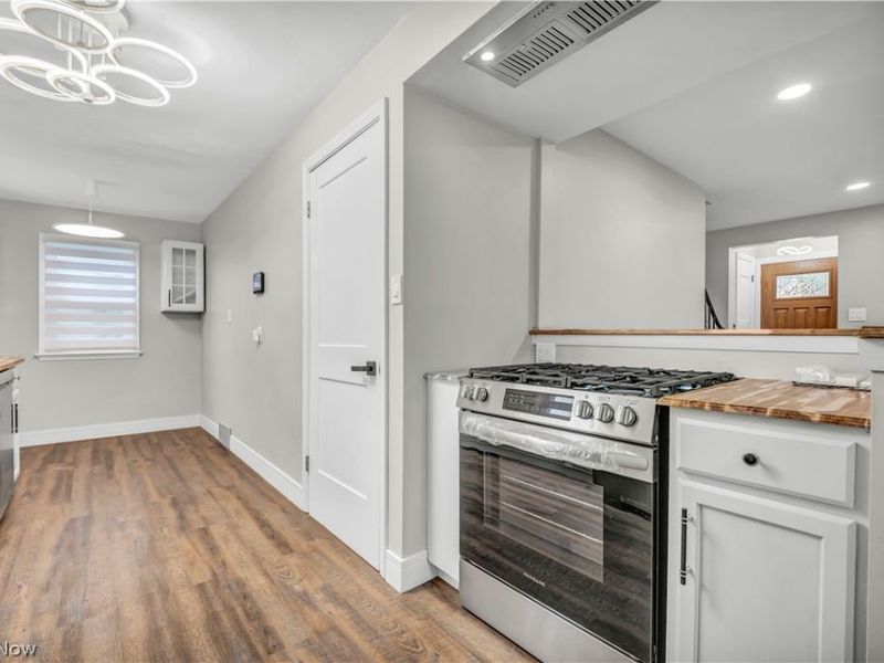 20905 Clare Avenue , Maple Heights, OH 44137 Photo 14