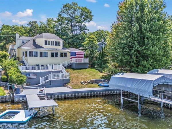16 S North Shore Drive, Lake Orion Village, Mi 48362