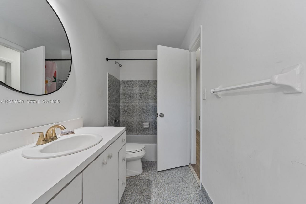 8620 SW 159th St , Palmetto Bay, FL 33157 Photo