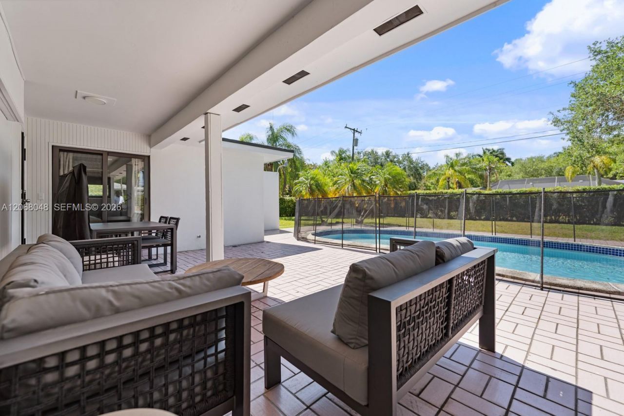 8620 SW 159th St , Palmetto Bay, FL 33157 Photo