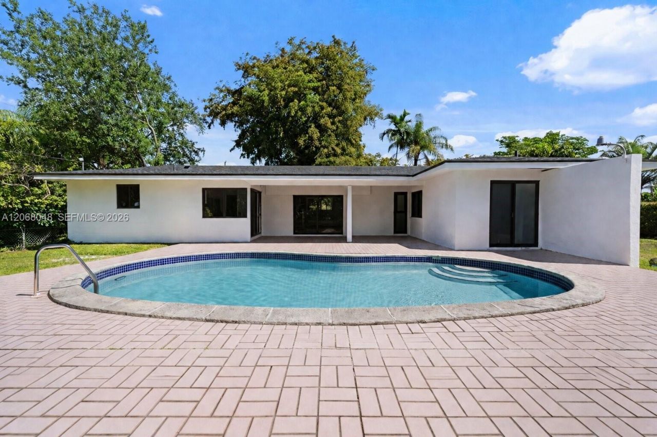 8620 SW 159th St , Palmetto Bay, FL 33157 Photo