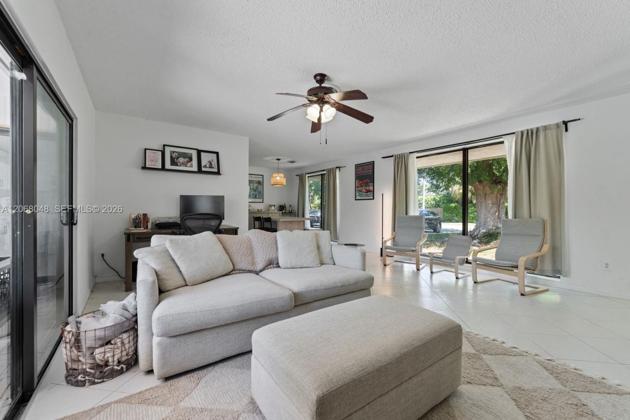 8620 SW 159th St , Palmetto Bay, FL 33157 Photo
