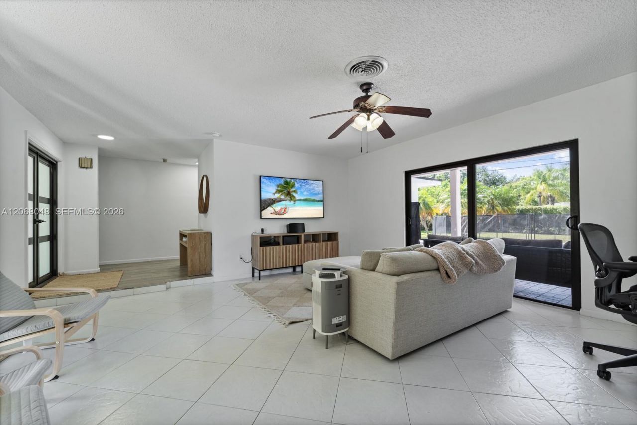 8620 SW 159th St , Palmetto Bay, FL 33157 Photo