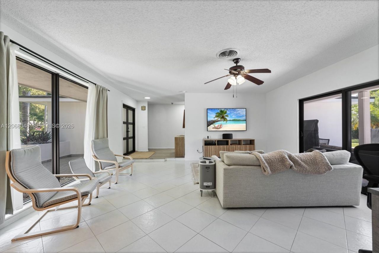 8620 SW 159th St , Palmetto Bay, FL 33157 Photo