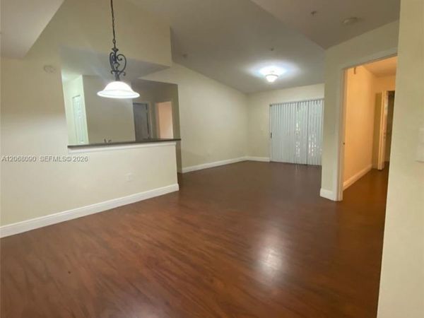 2520 Centergate Dr, Unit 303, Miramar, FL 33025