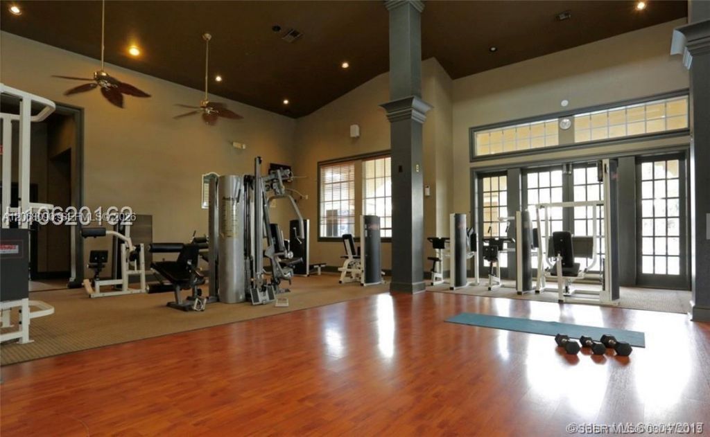 2520 Centergate Dr, Unit 303, Miramar, FL 33025 Photo