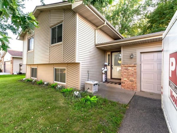 7733 Kentucky Avenue N, Brooklyn Park, MN 55445