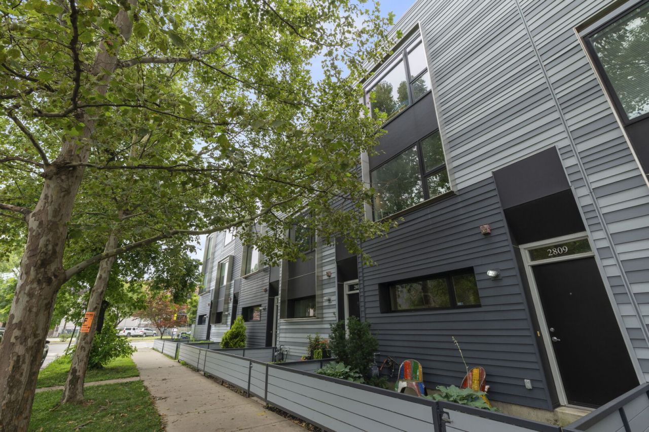 2809 W Shakespeare Avenue, Chicago, IL 60647 Main Photo