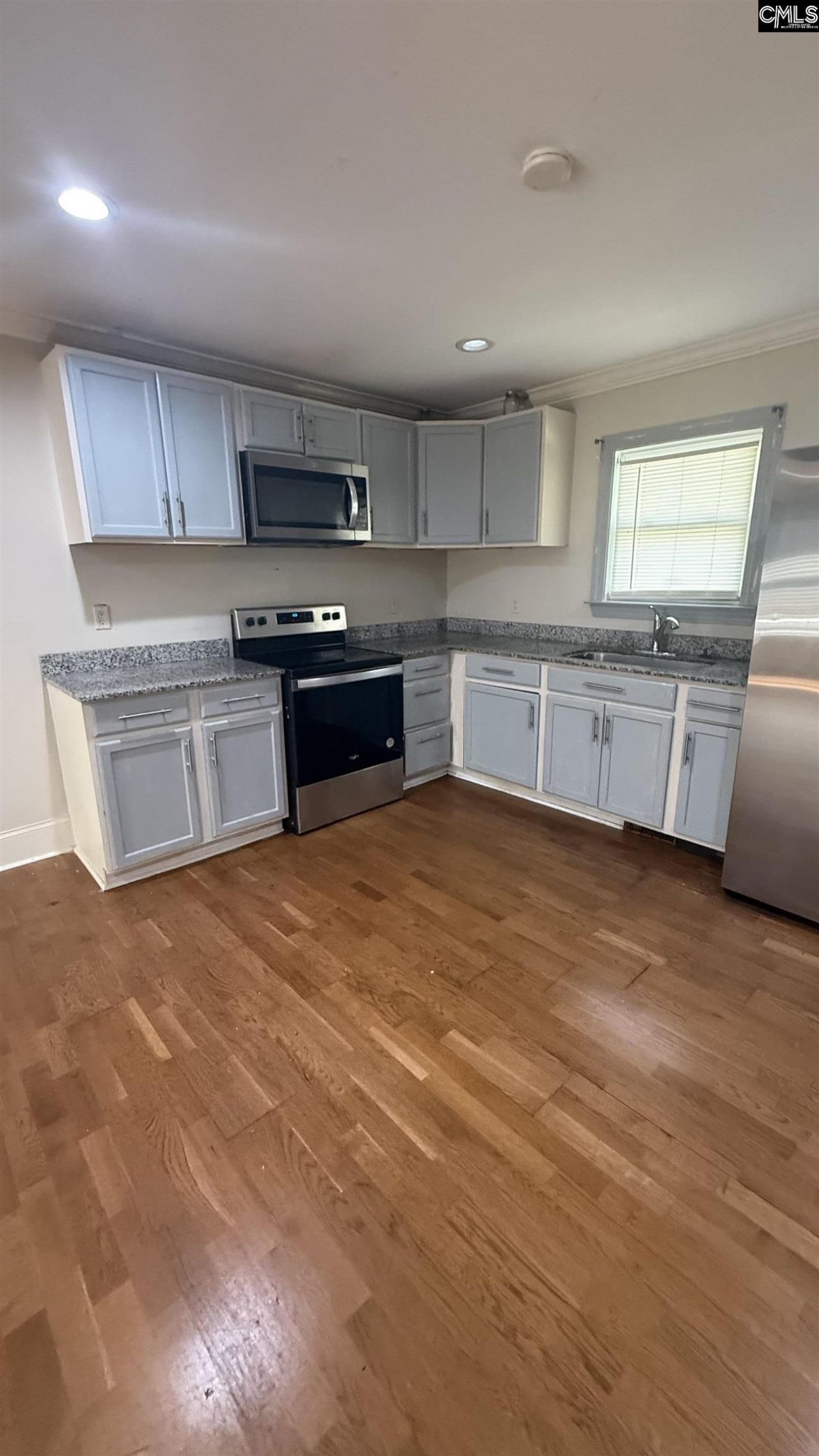 4213 Hileah Drive Photo 5