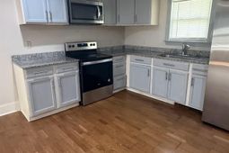 4213 Hileah Drive photo 4