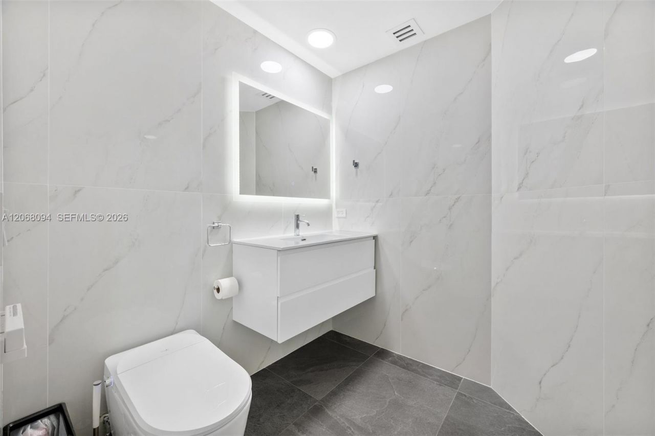 801 Brickell Key Blvd , Unit 1805, Miami, FL 33131 Photo